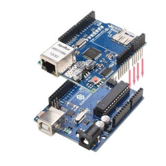 Arduino Uno 是一款基于 ATmega328P（数据表）的微控制器板